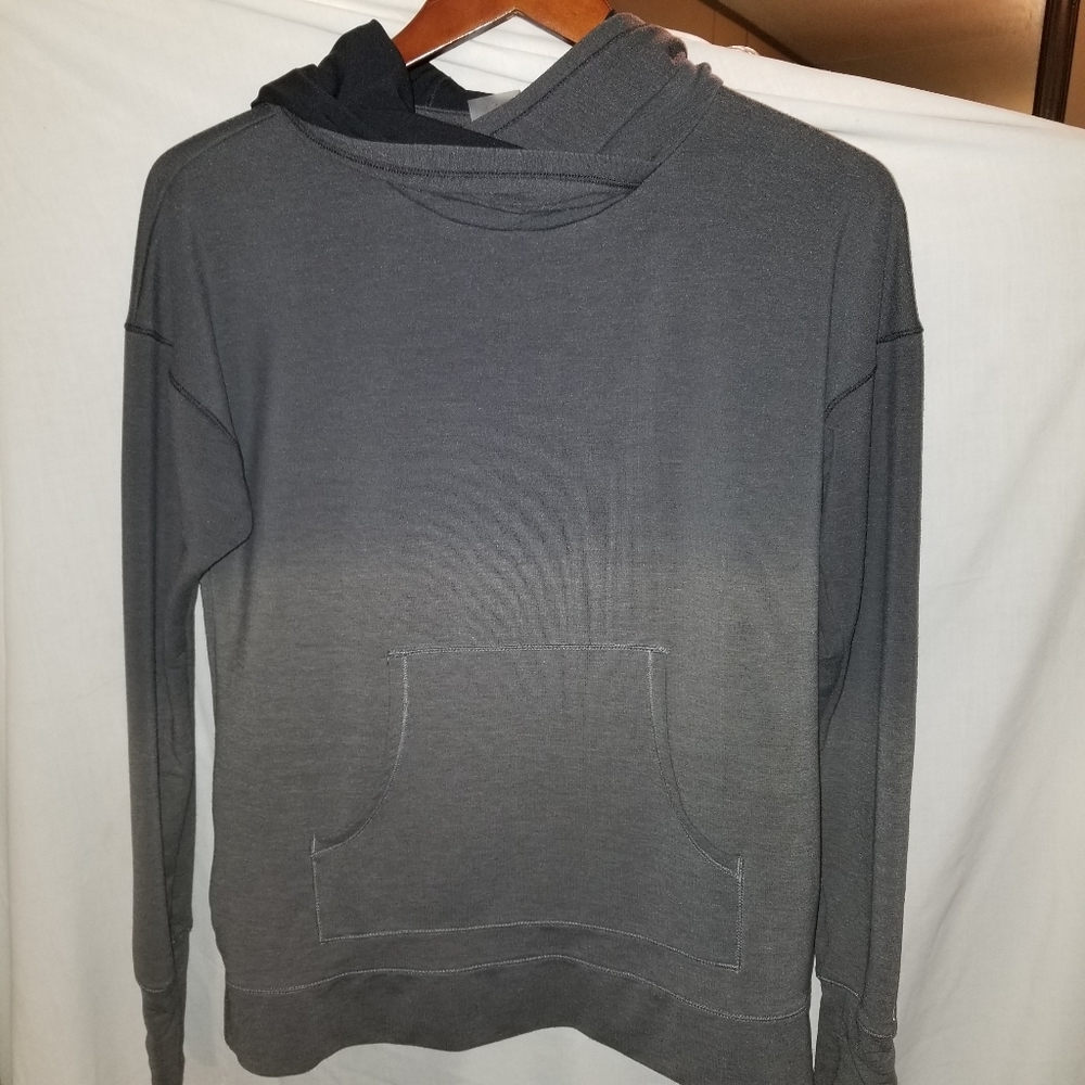Calia by Carry Underwood Size Small Hoodie
